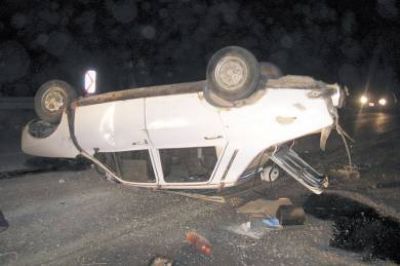 Tres heridos en choque y vuelco cerca de acceso a Trelew