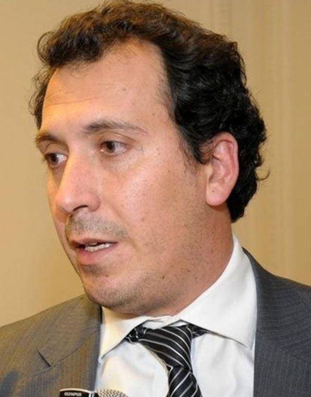 Ratifican propuesta salarial a gremios de estatales juje�os