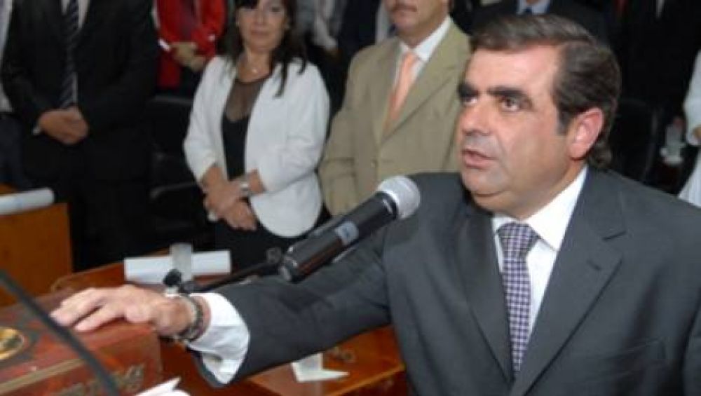 Para Fernando Jalil, la �nica interlocutora v�lida es la Gobernadora