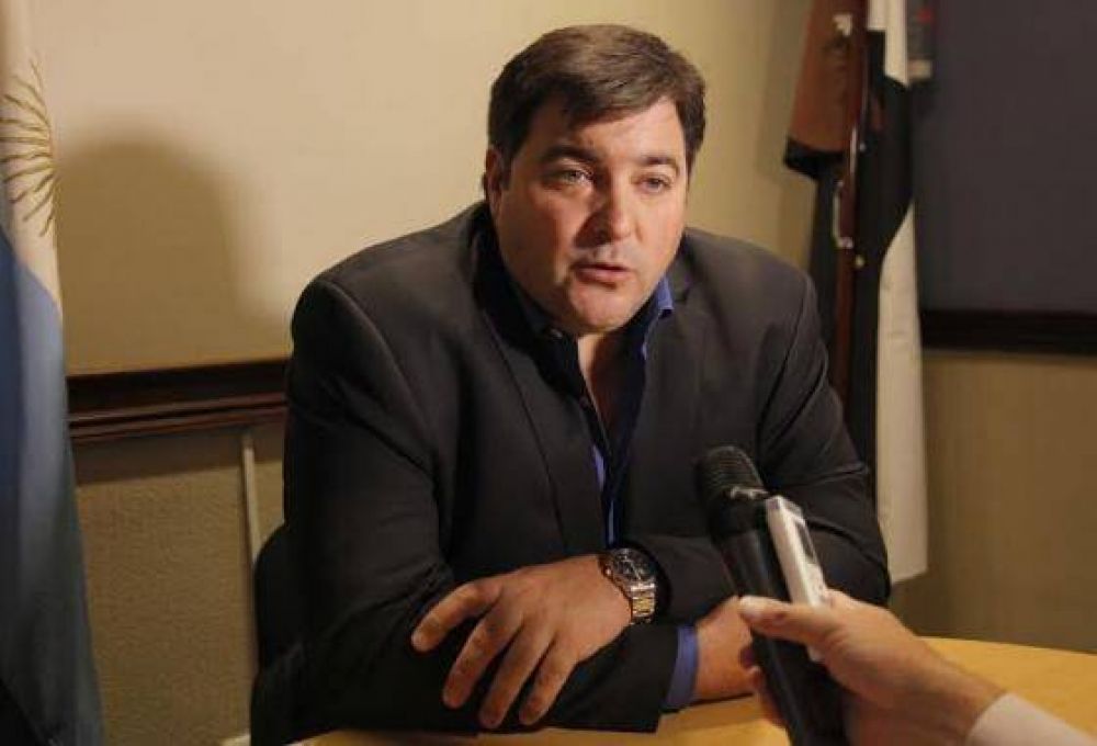 Ivovich present� el proyecto del acueducto Ca�ad�n Seco-Caleta Olivia