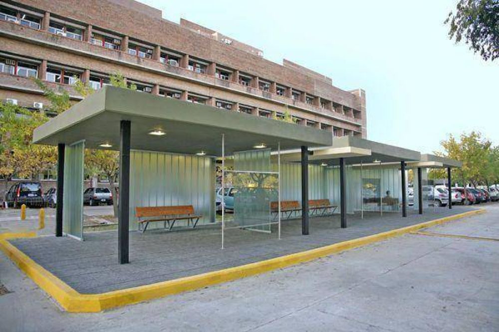 Calidad de Vida aprob� la instalaci�n de garitas en el acceso a los centros de salud