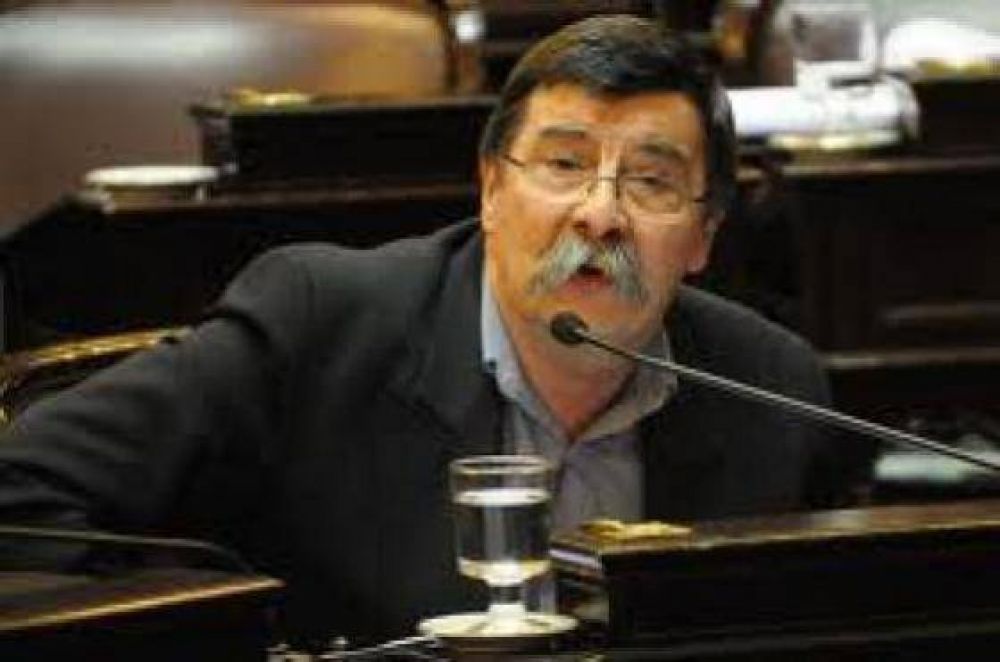 Mart�nez dijo que Peralta busca �libertad pol�tica� y que por eso pide una ley de coparticipaci�n