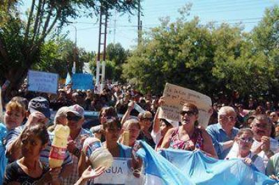 AUTOCONVOCADOS POR EL AGUA REPUDIAN LAS DECLARACIONES DE ORTIZ Y CALDER�N