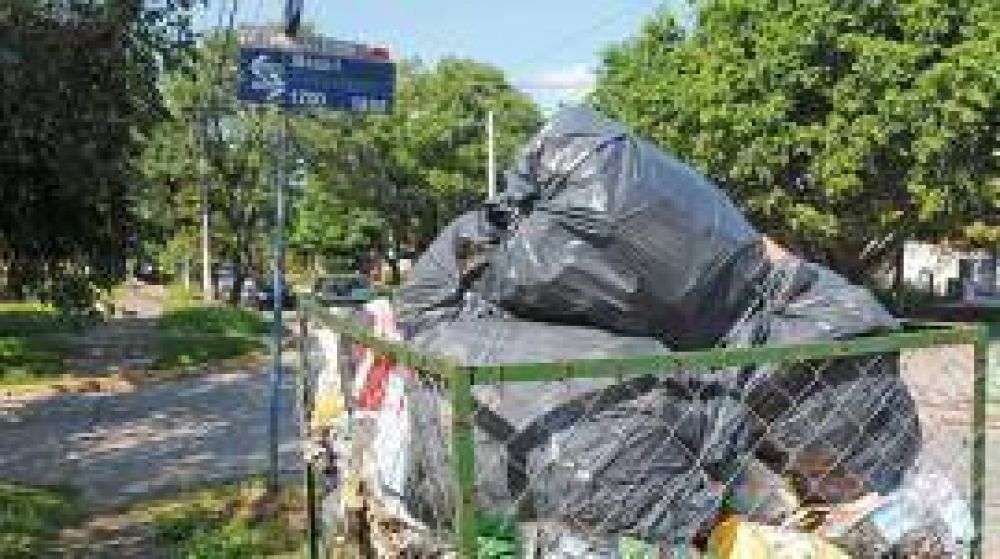 En Yerba Buena nadie sabe a qu� hora pasa el recolector de basura