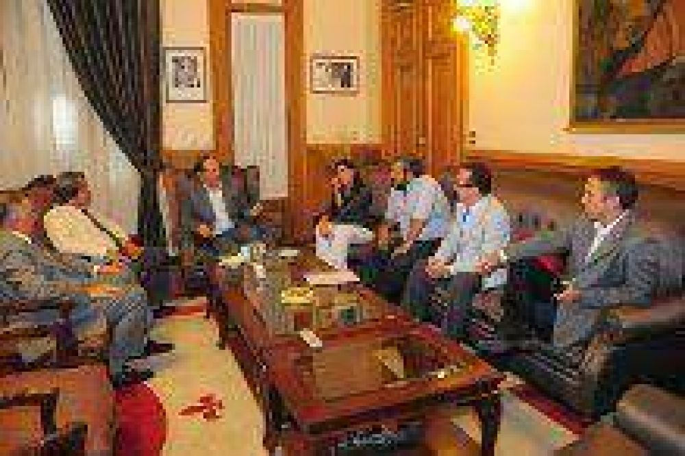 El Gobierno enviar� un proyecto de ley para cooperar con el sector de la construcci�n