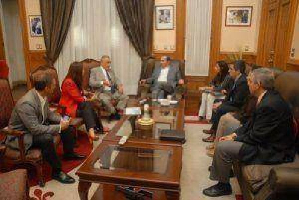 PROG.R.ES.AR: contin�an las inscripciones y los j�venes ya reciben el beneficio 