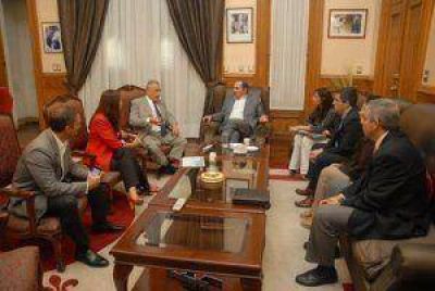 PROG.R.ES.AR: contin�an las inscripciones y los j�venes ya reciben el beneficio 