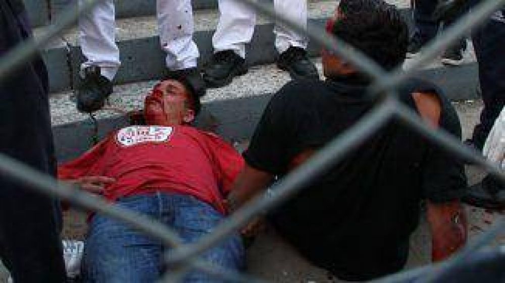 Pelea entre barras de Quilmes dej� un saldo de varios heridos