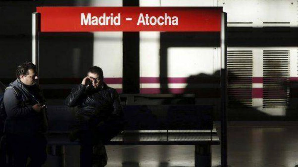 Espa�a rinde homenaje a las v�ctimas del 11-M a diez del atentado