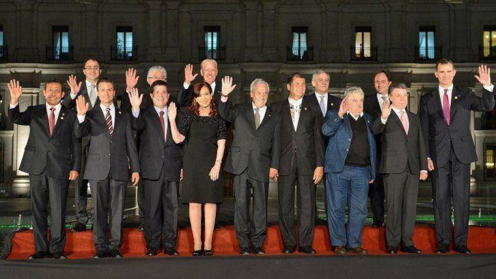 Mandatarios participaron de la cena de despedida de Pi�era