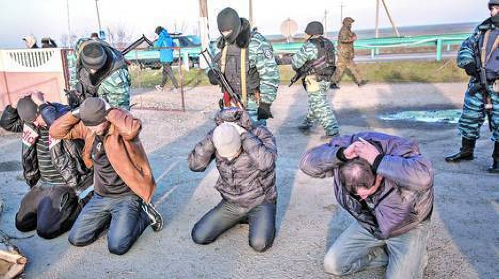 Hombres armados toman una base militar ucraniana en Crimea