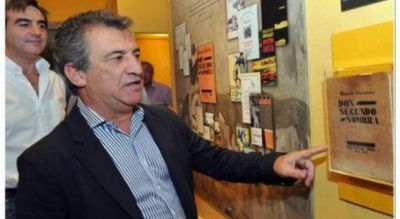 Urribarri desembarc� en la Provincia, marcando diferencias con Scioli y con cr�ticas a Massa