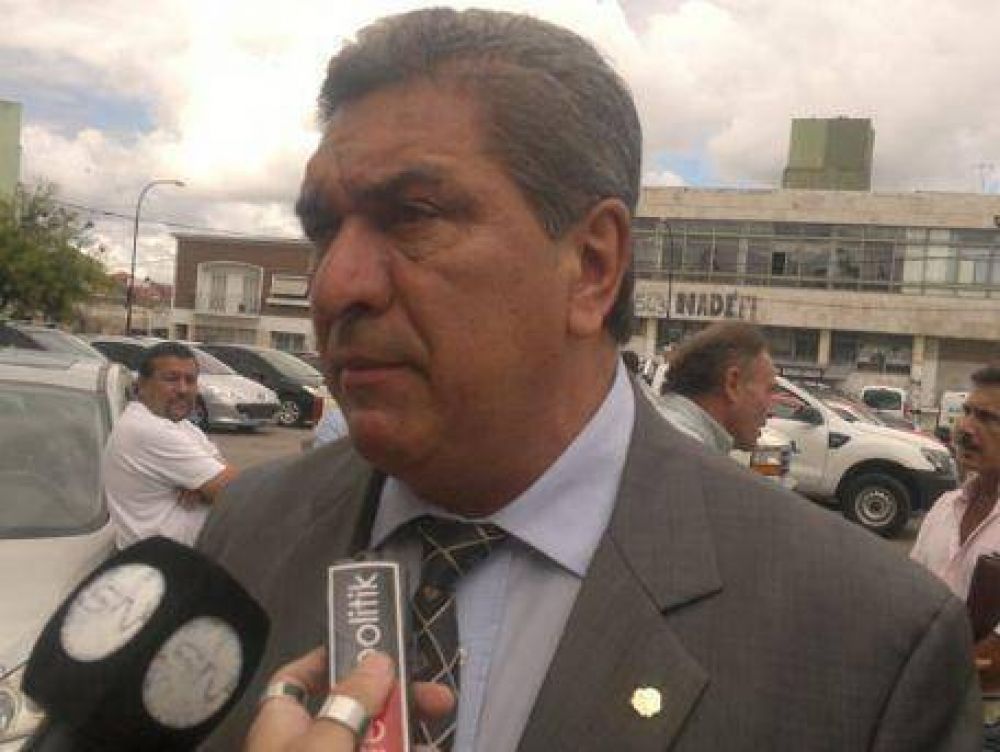 Enrique Slezack: �Tenemos que cambiar el organigrama municipal en funci�n de lo que quiere la gente�