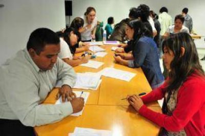 Se entregaron 700 formularios para acceder a las becas municipales