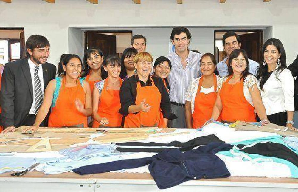 �Apostamos a la f�brica social para crear un c�rculo virtuoso de desarrollo, progreso e inclusi�n� dijo Urtubey