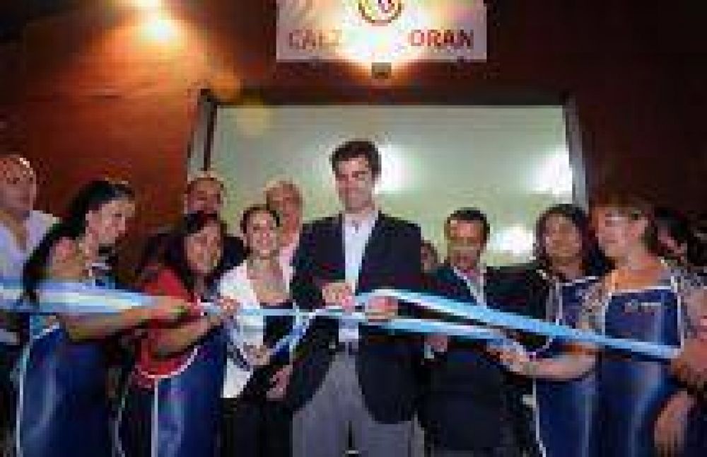 El Gobernador Urtubey inaugurar� esta tarde dos f�bricas sociales en Guachipas y La Vi�a
