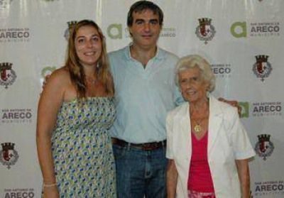 El municipio distingui� a mujeres arequeras 