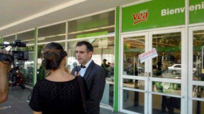 Clausuraron dos supermercados por no cumplir con el programa de 