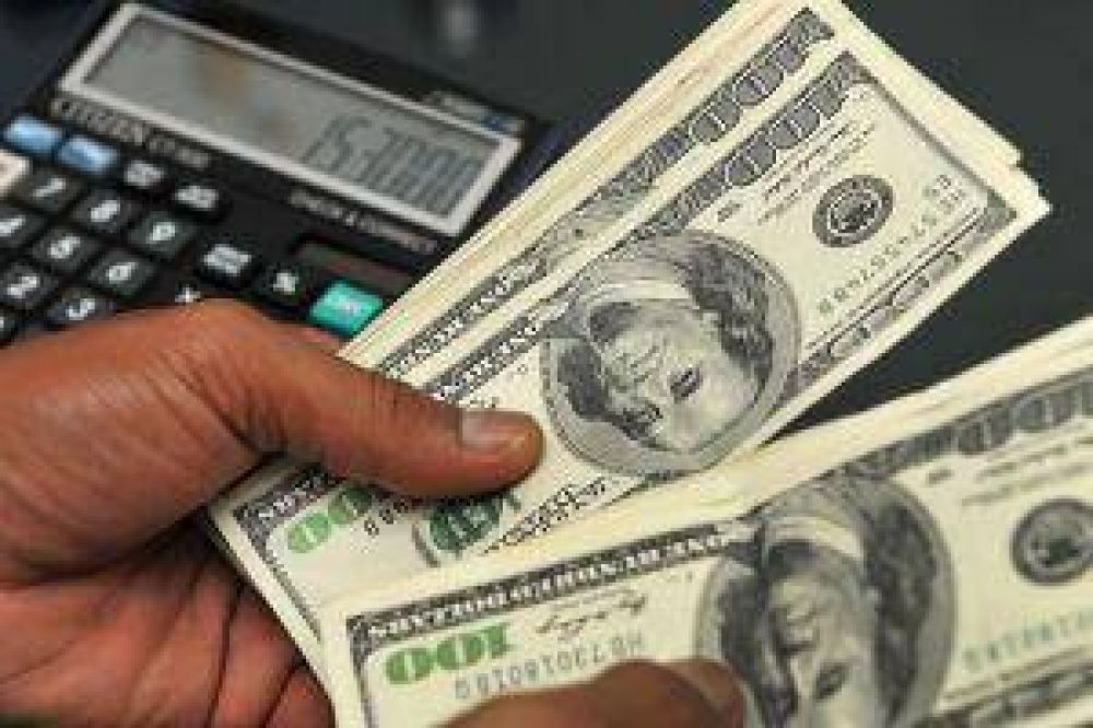 D�lar oficial, estable a $ 7,875. Blue baj� a $ 10,85