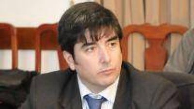 Fuertes confirm� su pase al massismo
