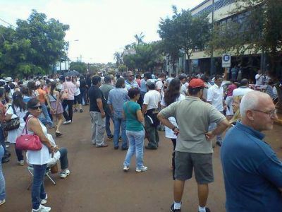 Piqueteros retuvieron a funcionarios de Educaci�n en medio de negociaciones salariales