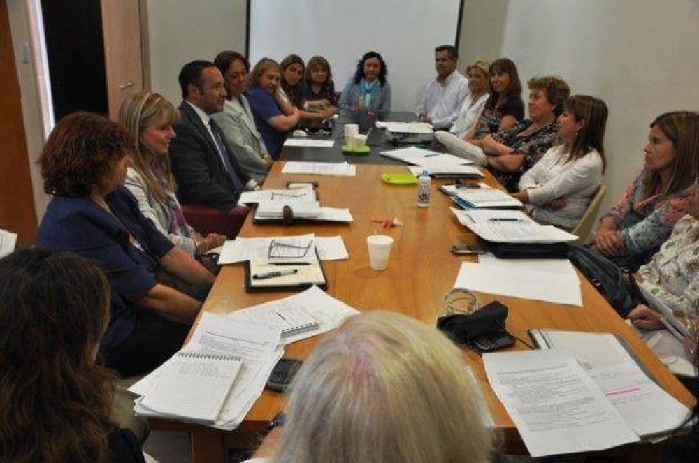 El ministro de Educaci�n se reuni� con el equipo provincial de supervisores