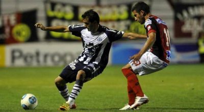 Copa Argentina: se lesion� Leyes y D�az ser� titular en Talleres