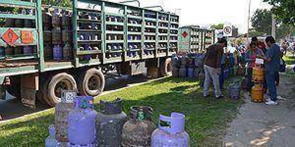 Se realiz� nueva venta de gas bajo estricto control policial