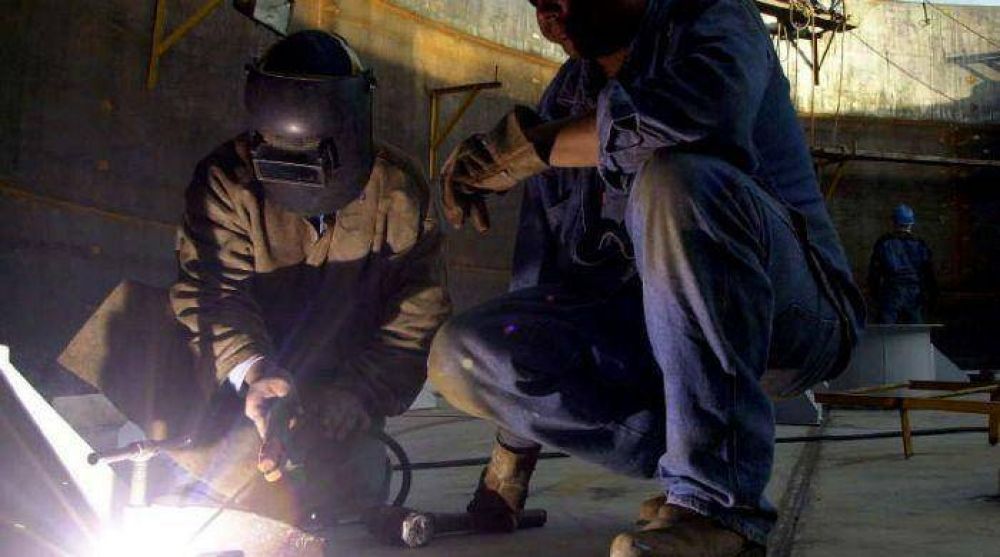En un ao, la metalurgia local perdi 800 puestos de trabajo