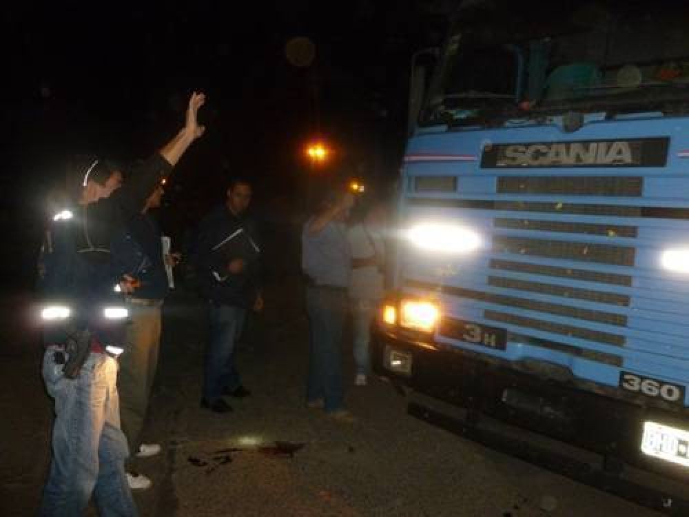 Accidente fatal: Joven motociclista de San Nicols perdi la vida al colisionar contra un camin en Ruta 21