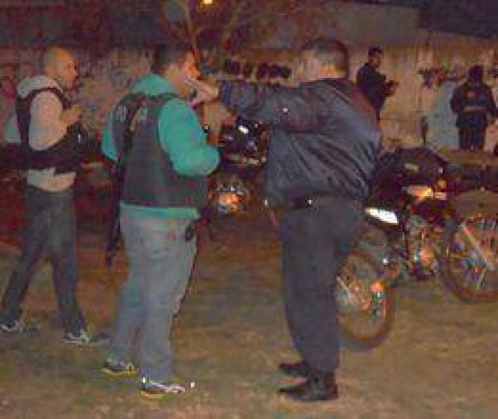 Detenidos en la plaza con armas  
