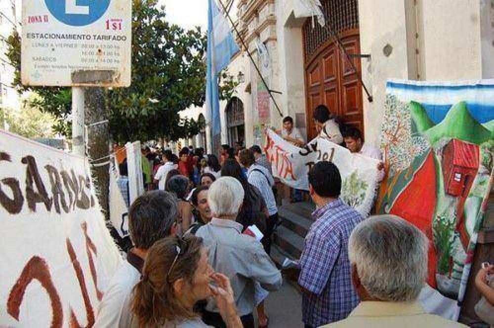 Solicitan suspensi�n de audiencia p�blica sobre desmontes en Palma Sola