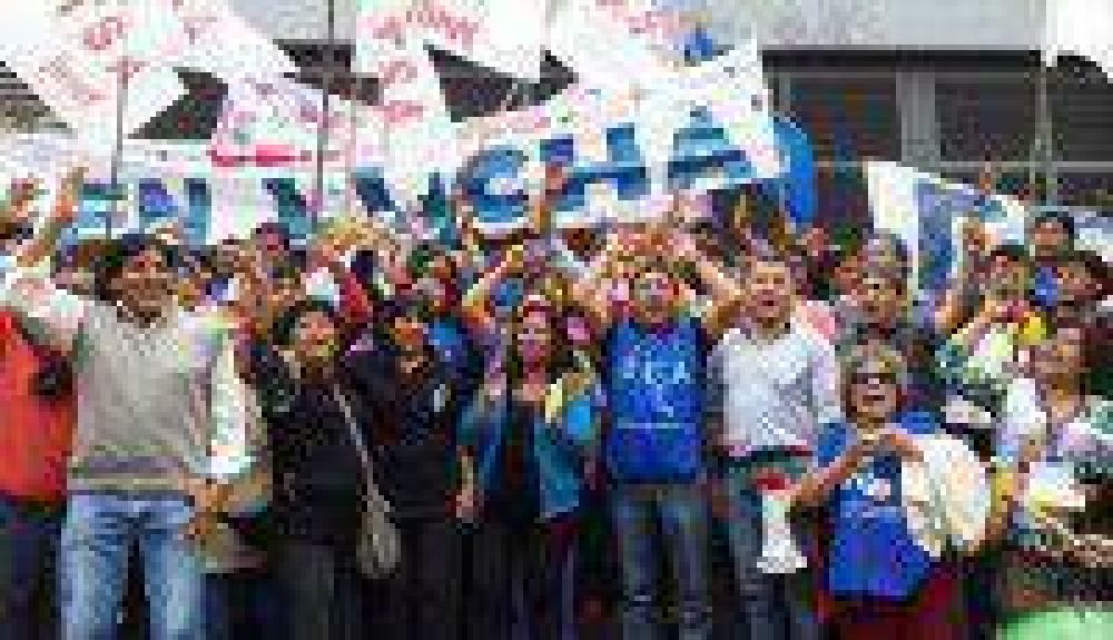 Ante la falta de acuerdo, el Frente de Gremios Estatales volvi� a las calles