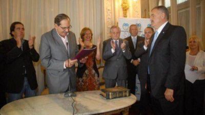 �Tenemos que trabajar en el tema de las adicciones�
