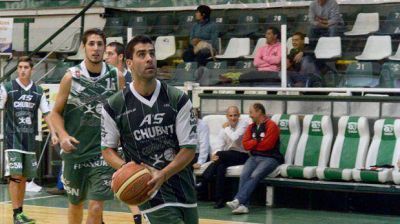 Diego Cavaco compite en el torneo de triples