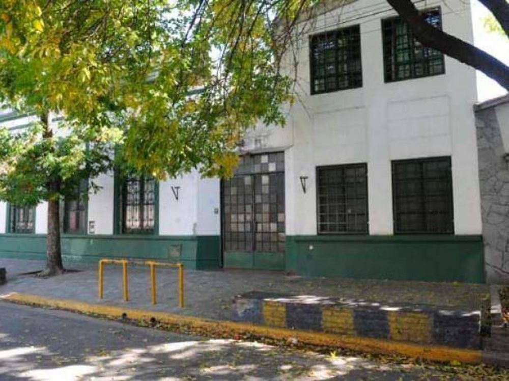 Un padre fue acuchillado en una pelea de tr�nsito frente a una escuela