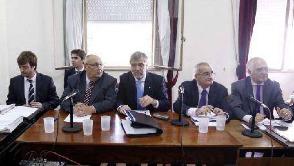 Triple crimen: complican al ex polic�a Marcos Casetti