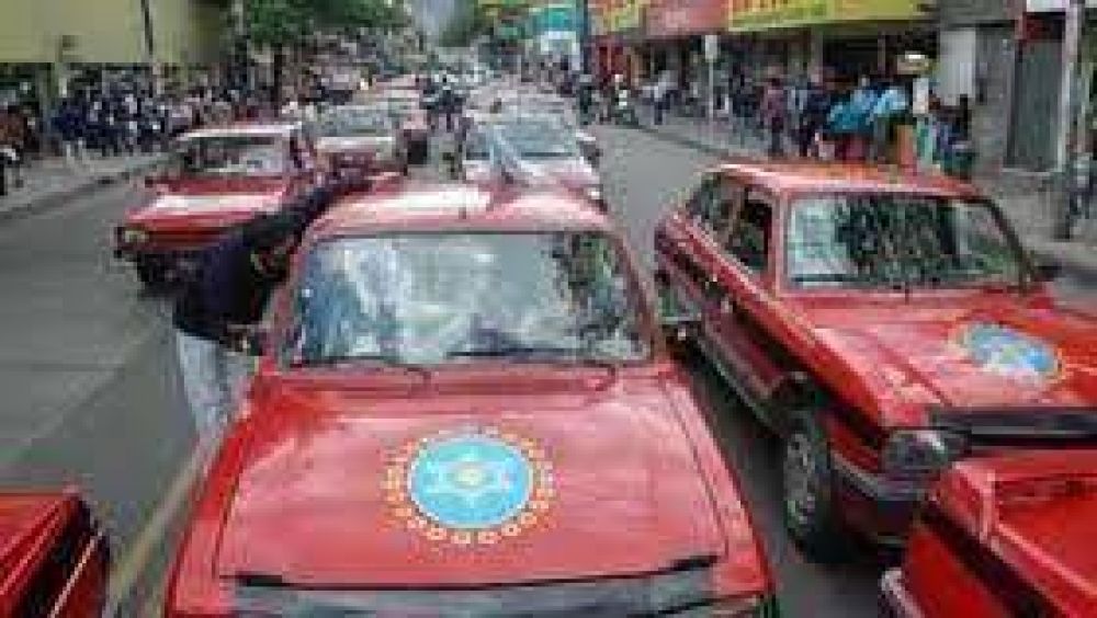 Taxistas: �Necesitamos que nos den la licencia para tener un trabajo�