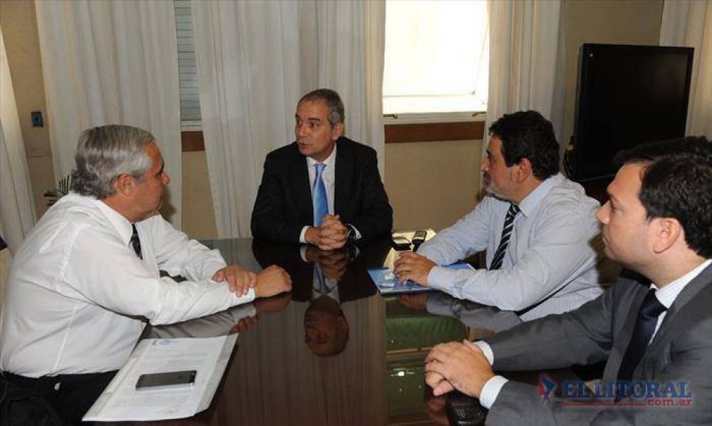 El intendente Fabi�n R�os se reuni� con el Ministro de Justicia Julio Alak