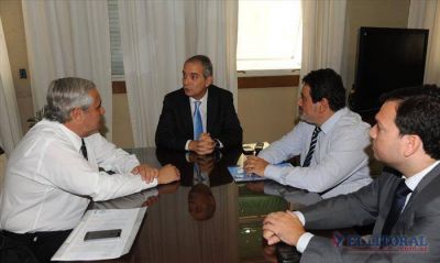 El intendente Fabi�n R�os se reuni� con el Ministro de Justicia Julio Alak