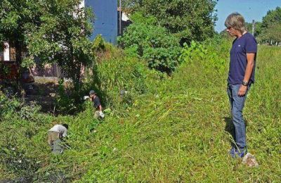 El Municipio realiza el ensanche y limpieza de zanj�n del Barrio Crisol