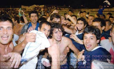 Villa sac� a relucir su garra y fue campe�n