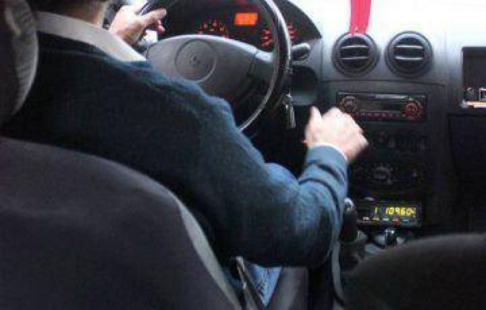 Remisero intent� propasarse con una pasajera cuando deb�a pagarle el viaje
