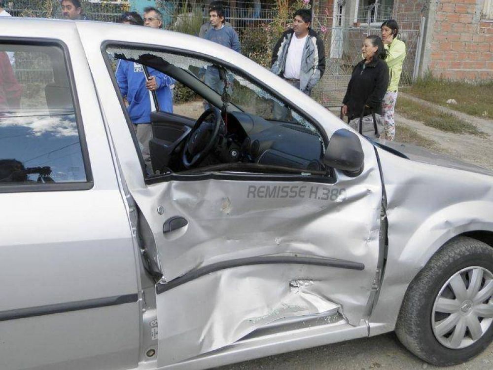 Remisero con golpes tras violento choque cerca del Cementerio
