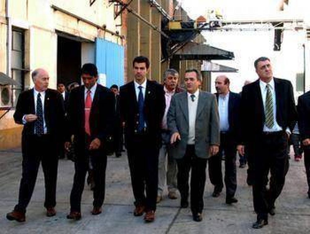 Urtubey asisti� al inicio de la Zafra en el Ingenio San Isidro. 