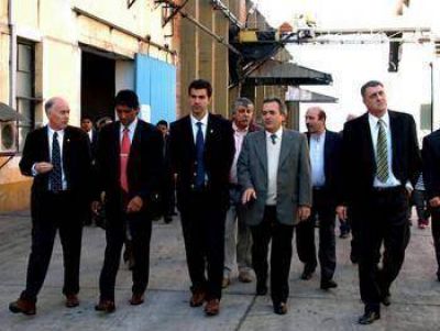 Urtubey asisti� al inicio de la Zafra en el Ingenio San Isidro. 
