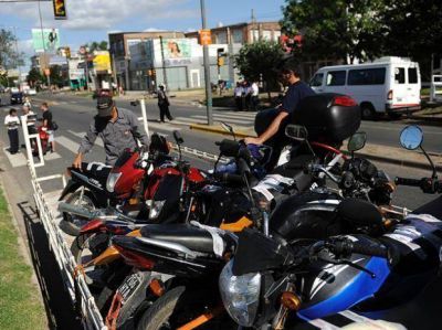 Cinco comercios cerrados y 31 veh�culos al corral�n en un operativo municipal