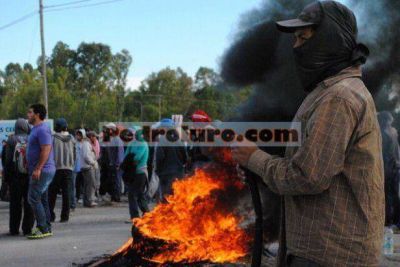 Contin�an los cortes en Pedro Luro tras una inspecci�n de la AFIP