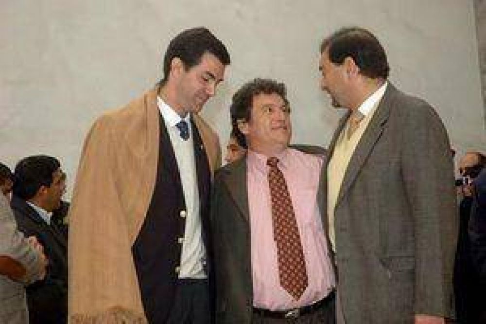 El intendente Isa presidi� el acto de asunci�n de autoridades del Parque Industrial. 