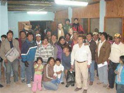 Los pueblos originarios de San Martin y Rivadavia expresan su apoyo a Fernando Yarade. 